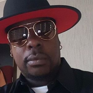 Meet your Posher, Deonco